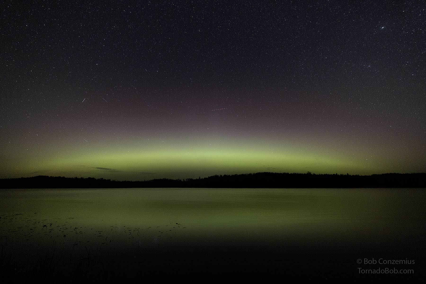 Auroras over Cottonwood Lake late in the evening on October 10.
