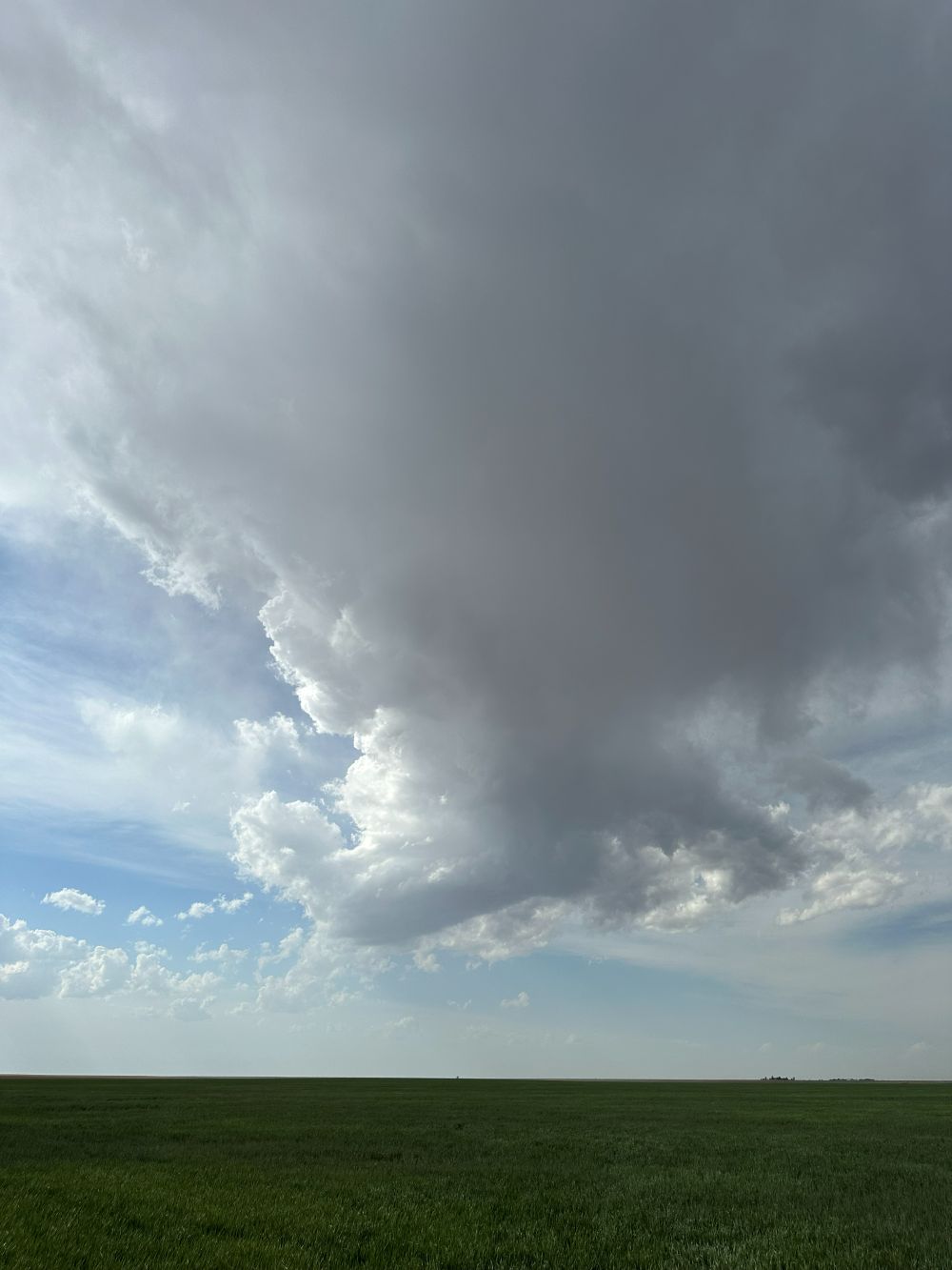DESCRIBE THE PHOTO — storm type, location, date.